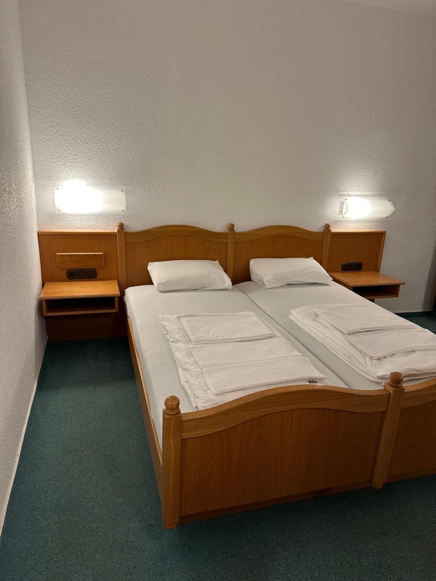 Hotel Sachsenhof Riesa Bagian luar foto